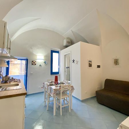 Holidaycasa Teresa - Monolocale Nel Cuore Del Cent Sperlonga Exterior photo