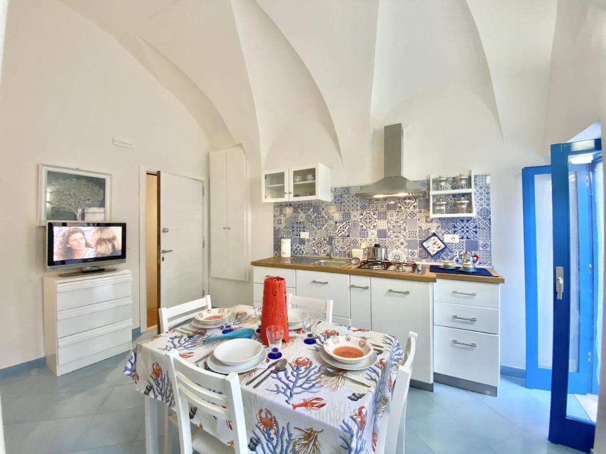 Holidaycasa Teresa - Monolocale Nel Cuore Del Cent Sperlonga Exterior photo